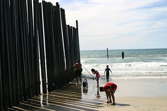 En la nota informamos sobre las barreras lingüísticas y culturales para solicitar asilo en Estados Unidos. La foto es de la frontera con México.