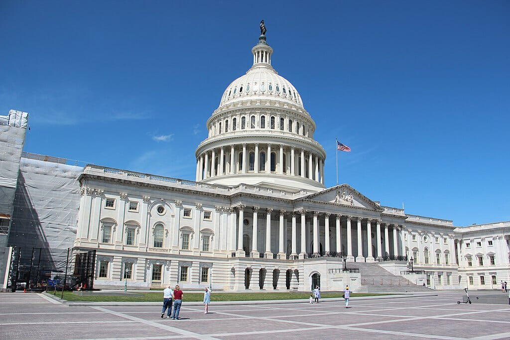 Este artículo habla sobre la activista latina Janet Murguía. La imagen muestra el Capitolio de los Estados Unidos.