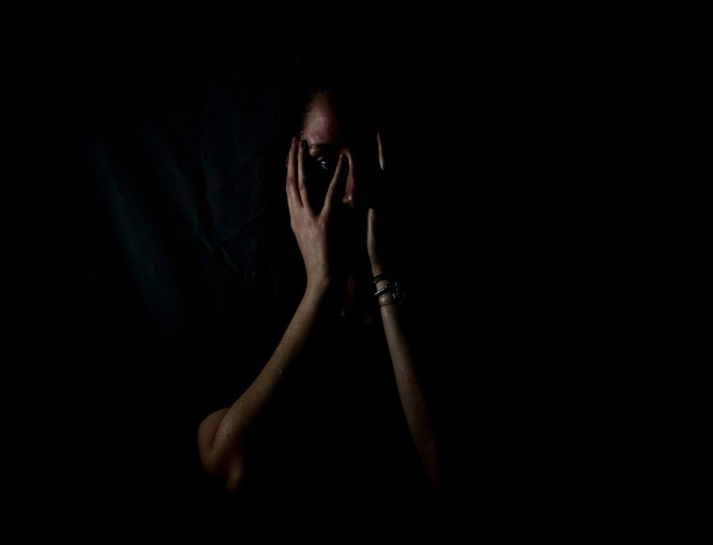 ayuda para inmigrantes latinos en USA melanie wasser j8a TEakg78 unsplash