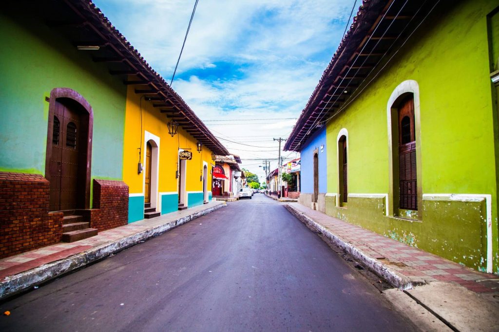 ayuda para inmigrantes latinos en USA hermes rivera Ye9MgFlD10E unsplash