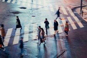 ayuda para inmigrantes latinos en USA chuttersnap qvT 629hapk unsplash