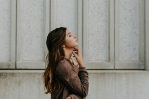 ayuda para inmigrantes latinos en USA brooke cagle kvKSL7B6eTo unsplash