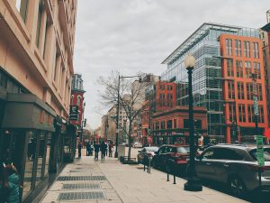 ayuda para inmigrantes latinos en USA grace dadson Cn CrJfHgcM unsplash