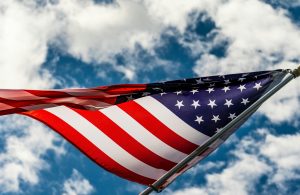 ayuda para inmigrantes latinos en USA chris robert bLXH JA239Y unsplash