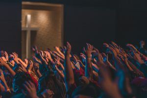 ayuda para inmigrantes latinos en USA terren hurst KU66acygwIY unsplash