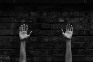 ayuda para inmigrantes latinos en USA yousef salhamoud XBn Dp6ifsU unsplash