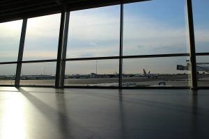 ayuda para inmigrantes latinos en USA samuel sosina Z KQy0Qd3ag unsplash
